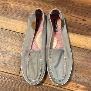 Sperry slides size 7.5